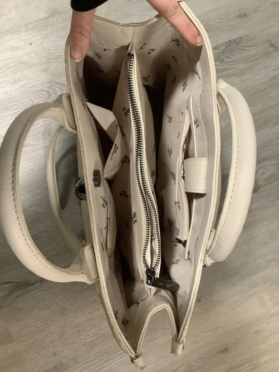 Betsey Johnson large cream colored skull bag - Picture 8 of 12